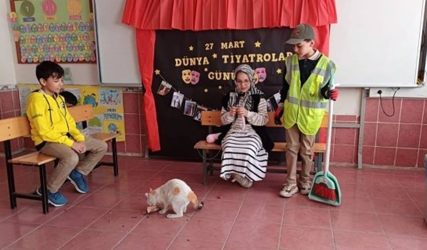 Dünya Tiyatrolar Gününde oyunculuklarını sergilediler