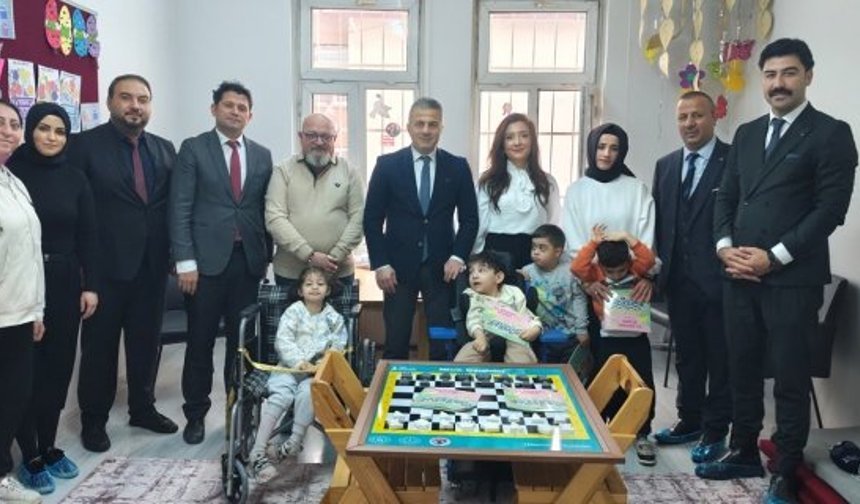 Alaca'da 2 anaokuluna satranç sınıfı kuruluyor