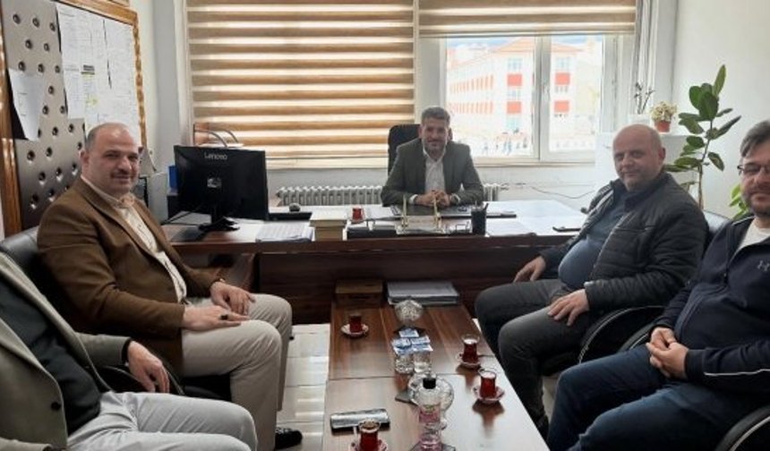 AK Parti Alaca İlçe Teşkilatından okul ziyaretleri