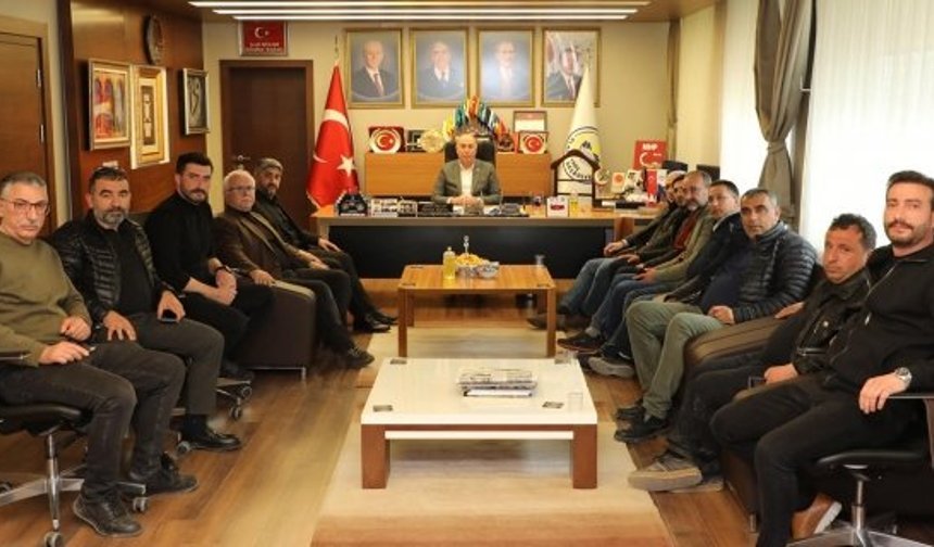 Alaca’da müteahhitlerle toplantı: Kaldırım işgallerine karşı uyarı