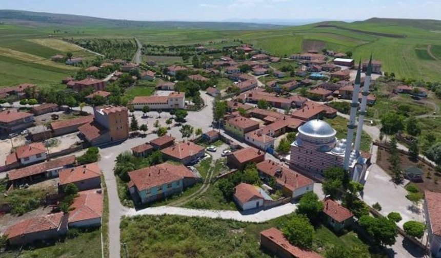 Bu köyde Köy konağı ve aş evi için seferberlik