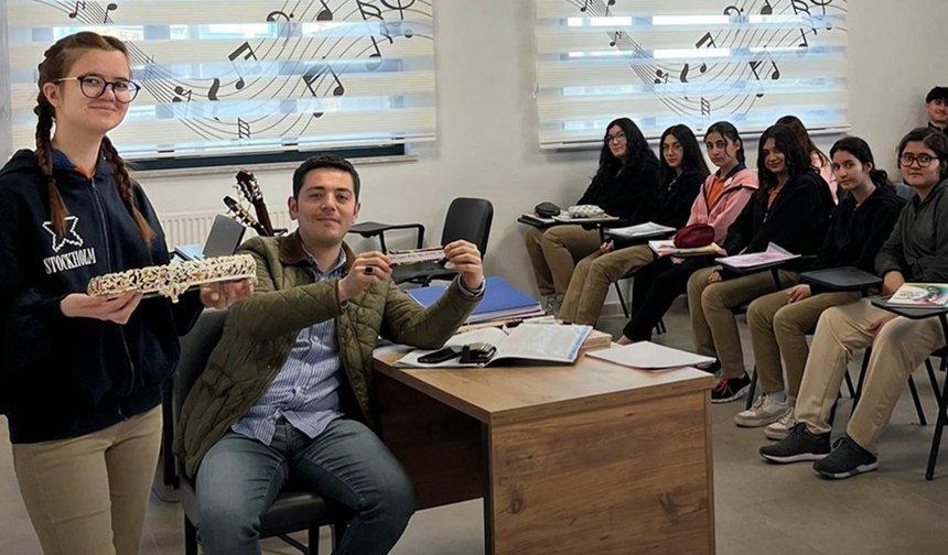 Selin Şahin Ortaokulu öğrencilerinden öğretmenlerine anlamlı destek