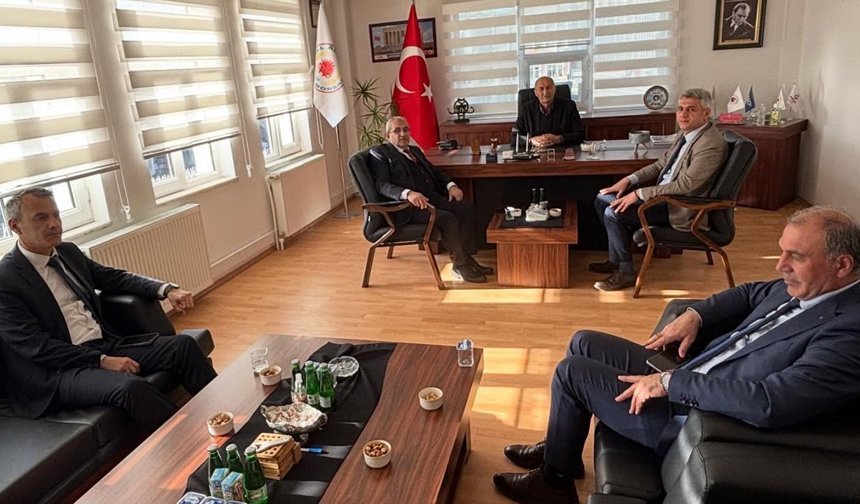 Eğitim yöneticilerinden Alaca Ticaret Borsası’na ziyaret