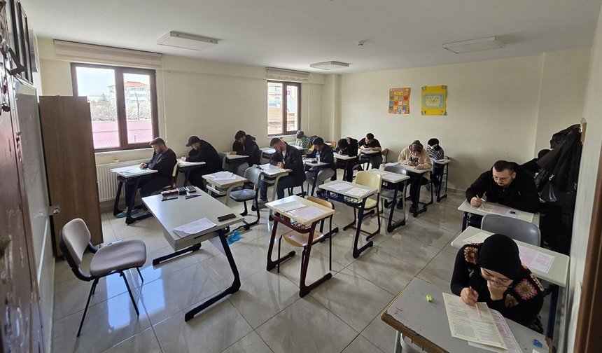 Alaca’da ‘umre’ ödüllü bilgi yarışmasına yoğun katılım