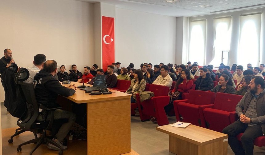 Avni Çelik MYO'da dolandırıcılığa karşı bilgilendirme toplantısı