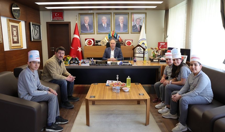 Harezmi Projesi öğrencilerinden Başkan Arslan’a ziyaret