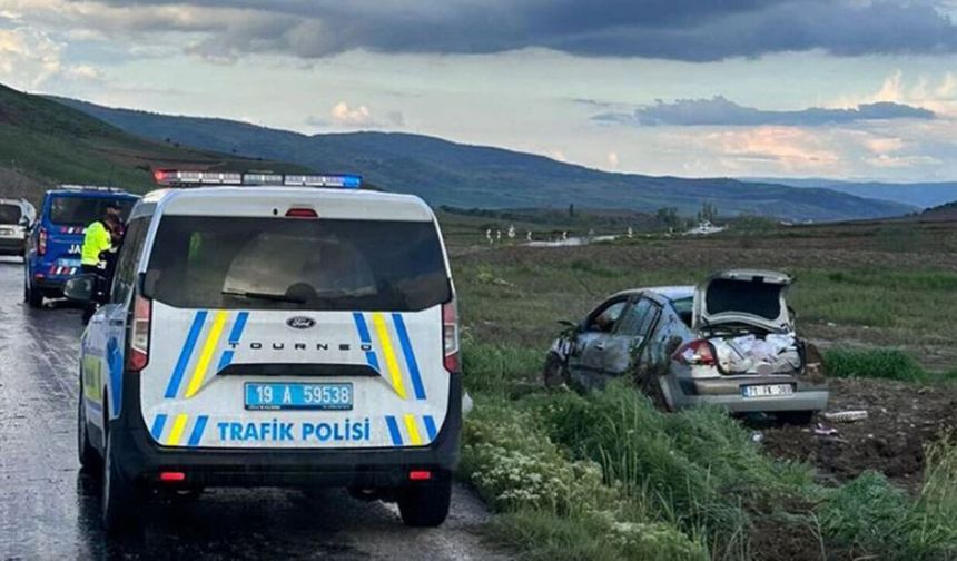Alaca'da kontrolden çıkan otomobil takla attı: 5 yaralı