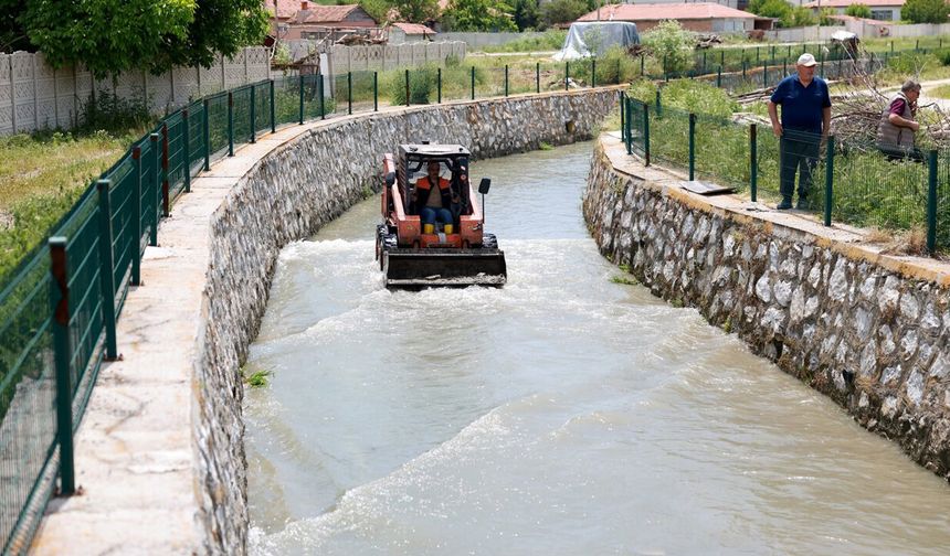 Alaca Deresi'nde temizlik çalışmaları başlatıldı