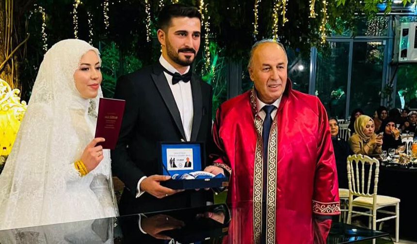 Merve & Samet Yıldız çiftinin nikahını Başkan Arslan kıydı