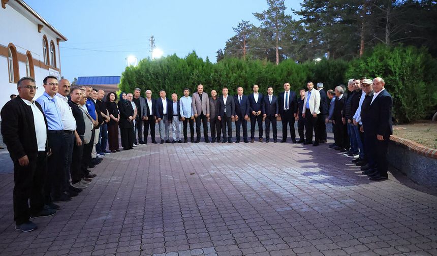 Çorum'da tayinleri çıkan isimler için veda yemeği