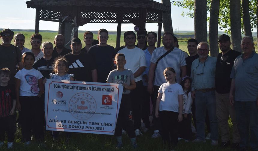Çorum Akıncılar Derneği'nden Alacahöyük'te anlamlı doğa yürüyüşü