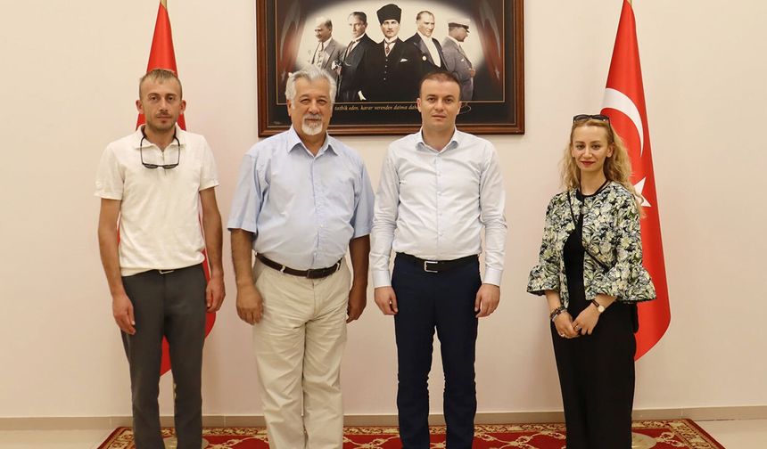 Alacahöyük kazı heyetinden Kaymakam Dinçer’e ziyaret