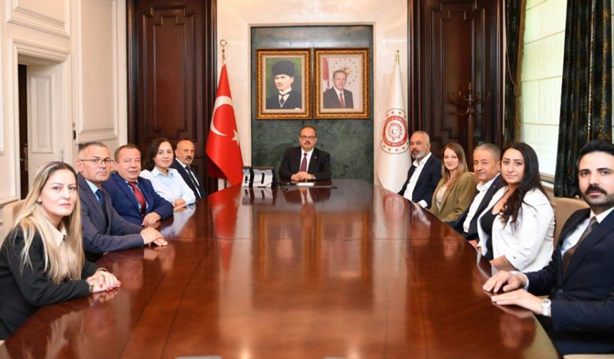 Vali Canbolat Çorumlu hemşehrilerini kabul etti