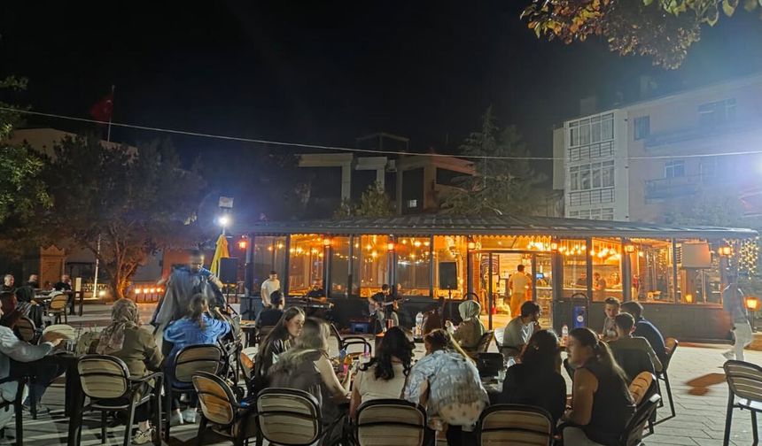 Alaca’da canlı müzik eşliğinde keyifli akşam