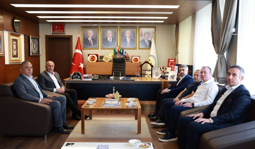 Başhekim Gömeç ve hastane yönetiminden Şerif Arslan’a ziyaret