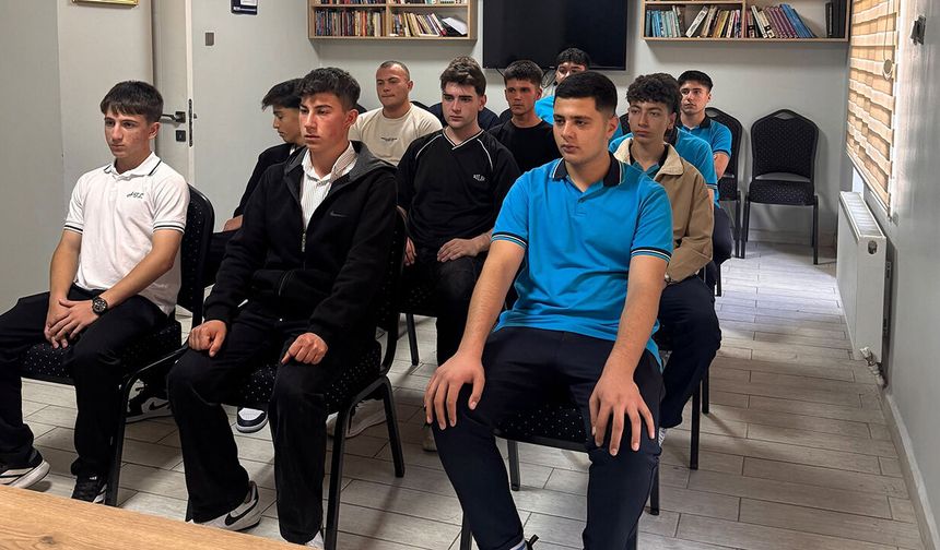 Alaca Ülkü Ocakları’nda “Ülkücülük” ve “Dokuz Işık” semineri