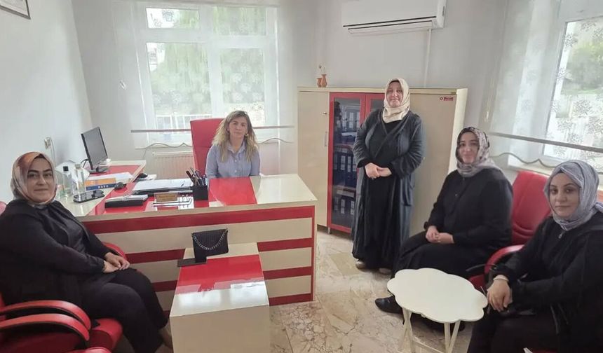 AK Parti Alaca Kadın Kolları’ndan okullara ziyaret