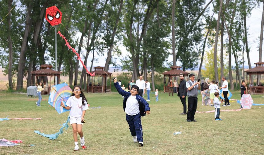 Uçurtma Şenliği renkli görüntülere sahne oldu