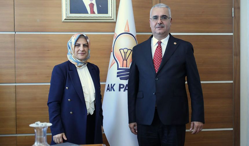 Ahlatcı'dan Çorumlu Hülya Terzioğlu’na kutlama