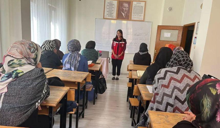 Günhan Kur’an Kursu kursiyerlerine aile eğitimi